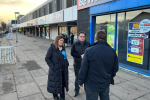 Cllr Thomas Kerr speaking to residents in Drumchapel