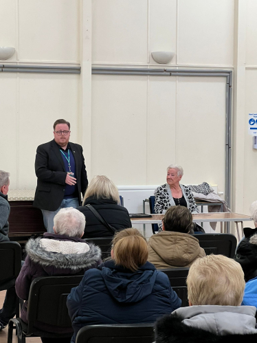 Cllr Thomas Kerr meets with concerned pensioners in Glasgow